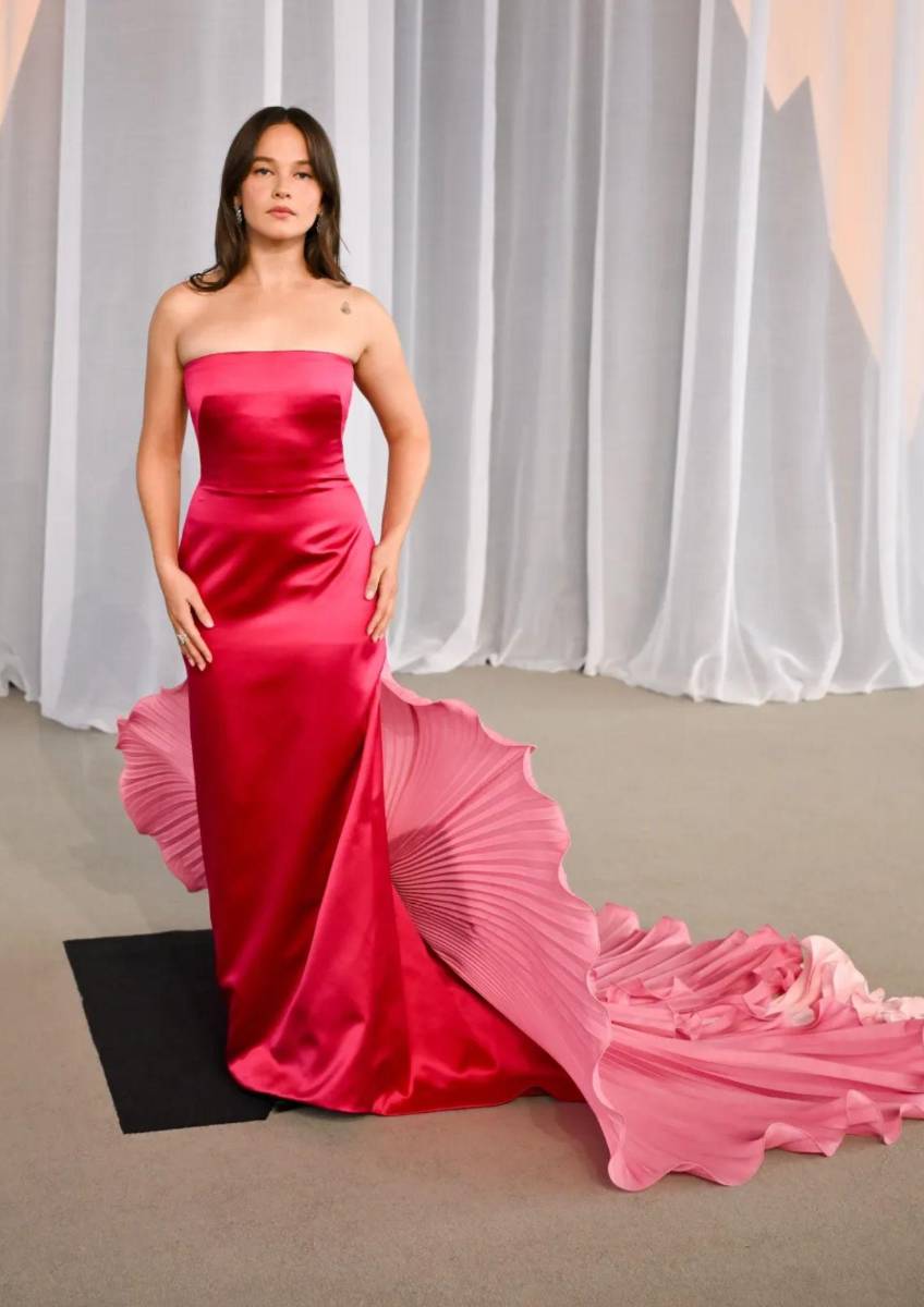 Cailee Spaeny con un diseño de Valentino primavera 2027.