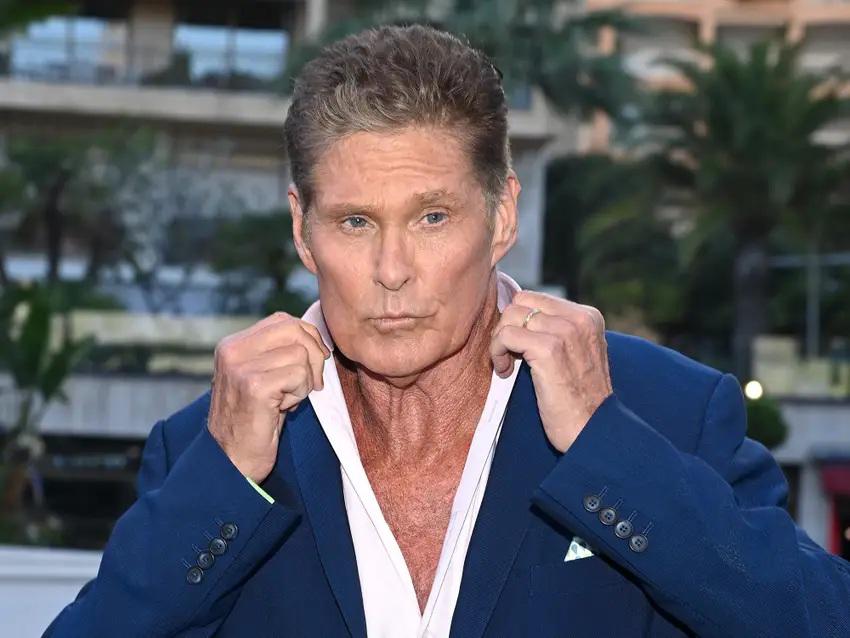 Miles de dólares derrocho en alcohol David Hasseelhoff , recordado por su personaje en <i>Baywatch</i>, fue fotografiado en varias oportunidades ebrio.