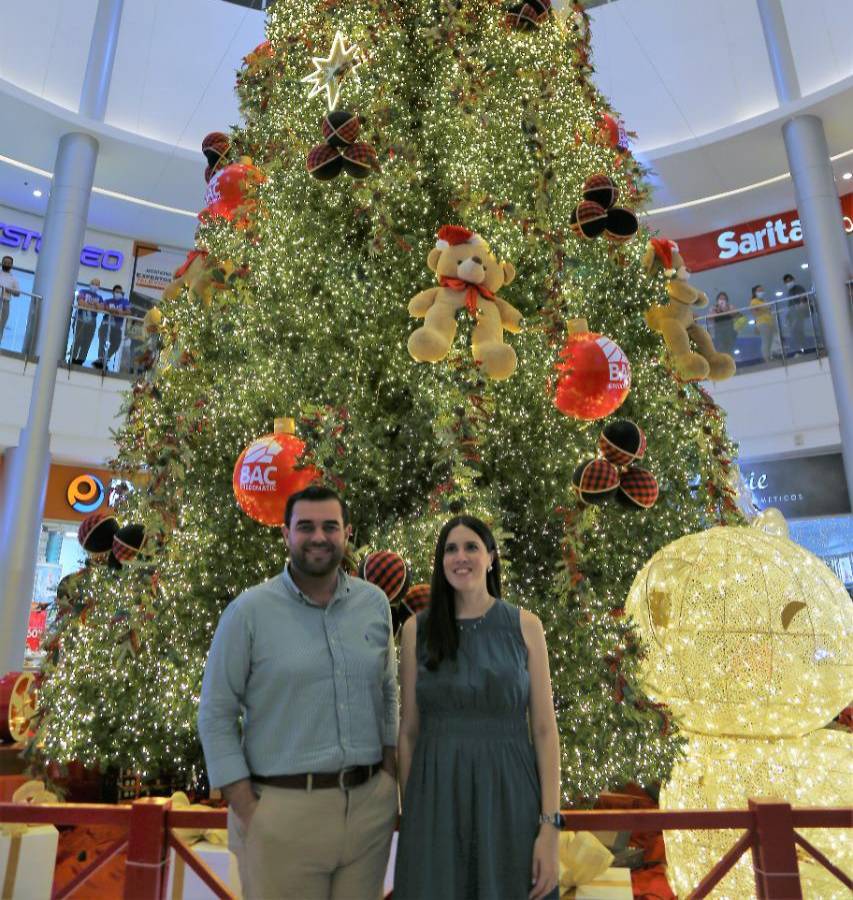 Metromall y BAC encienden la Navidad junto a Teddy y la Fábrica de Sueños