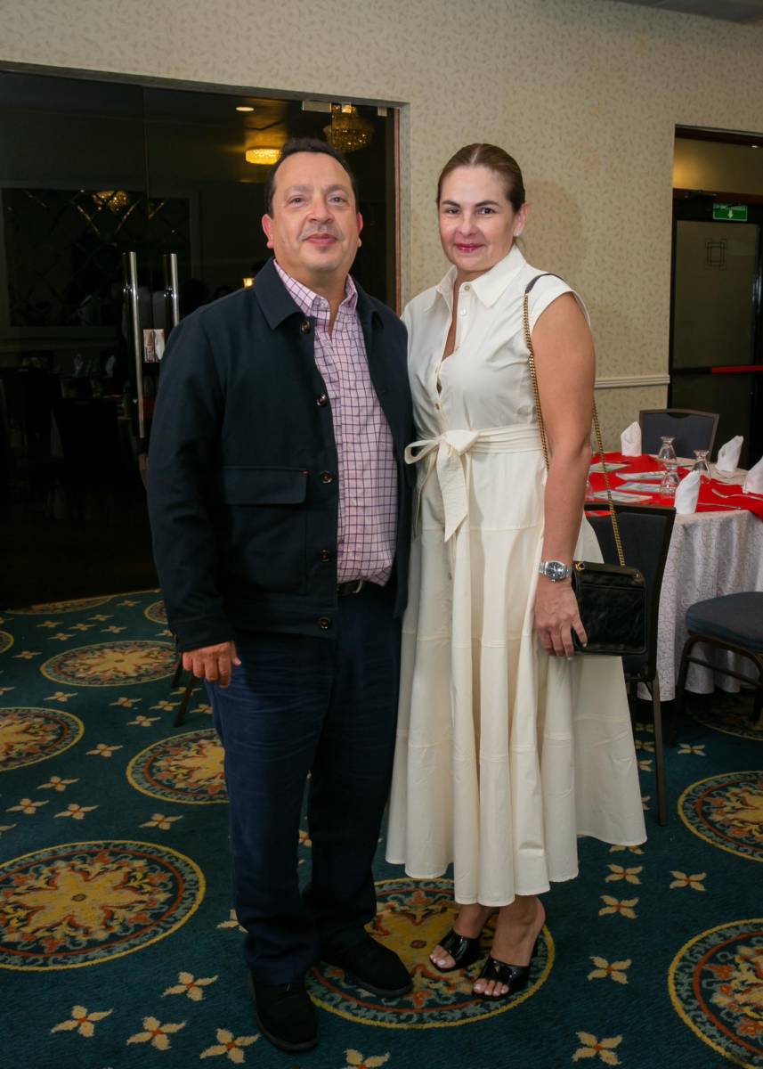 Humberto y Jeannine de Salgado.
