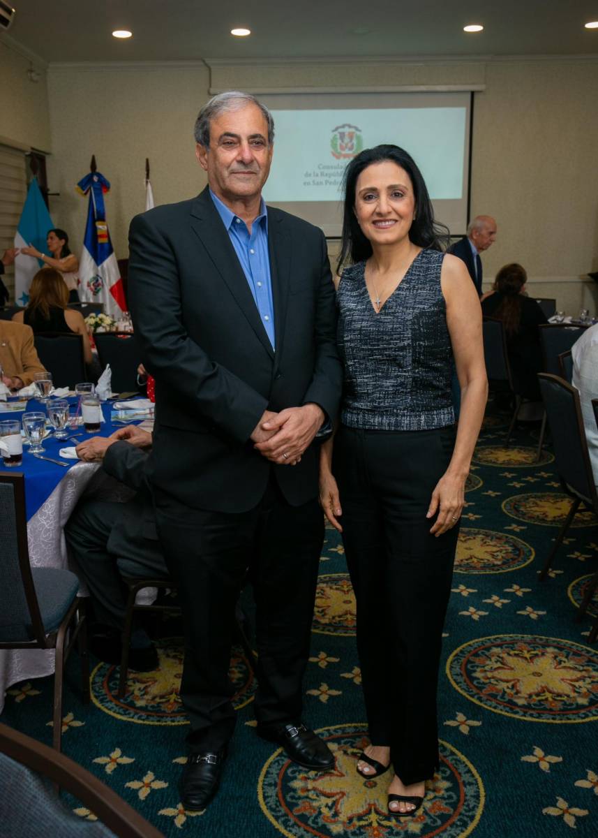  Karin y Elena Qubain.