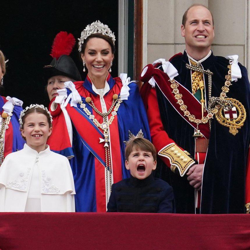 Las adorables expresiones del príncipe Louis durante la coronación del rey Carlos III