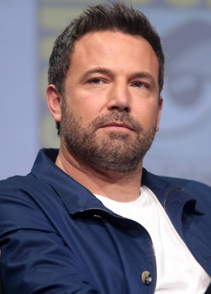 <b>Ben Affleck</b>El actor y director tuvo que evacuar su mansión junto a sus hijos. Se refugió temporalmente en la casa de su exesposa, Jennifer Garner. En un comunicado, mencionó que su familia estaba a salvo y envió un mensaje de agradecimiento a los equipos de emergencia.