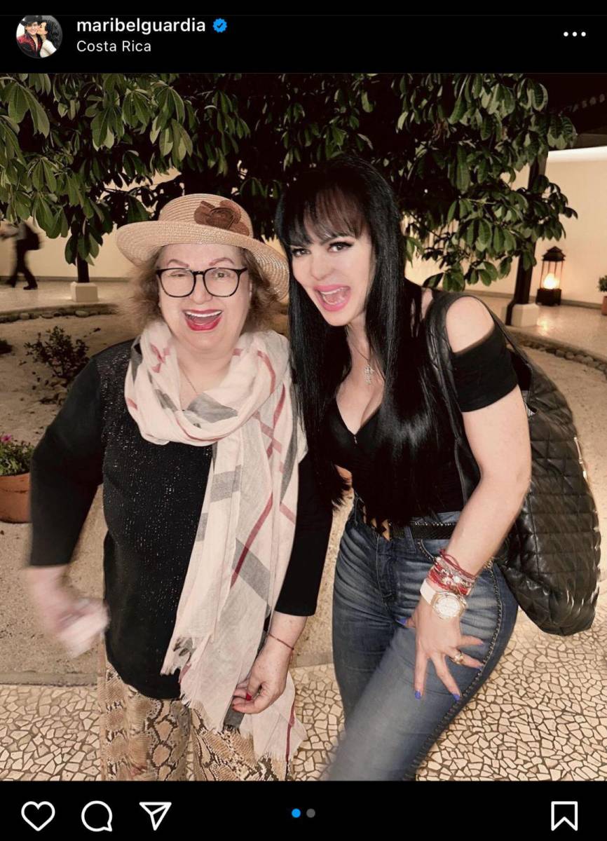 Maribel Guardia fue otra famosa que no se quedó atrás con las felicitaciones y subió una foto junto a su madre con un tierno mensaje. “Compañera de vida, amiga, cómplice, confidente. A lo largo de mi vida me has dado apoyo, aliento y amor incondicional. Te amo Mimita preciosa, cómo pagarte tanto amor. Felicidades a todas las mamitas que me siguen, Dios las bendiga”, escribió la cantante.