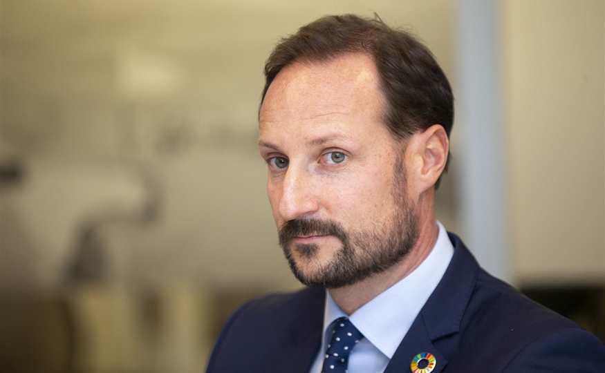 El príncipe heredero de Noruega, Haakon Magnus tiene un salario de <b>1,1 millones de euros</b>. El y su familia usan el transporte público, viajan en aviones comerciales y sus hijos van a escuelas estatales. 