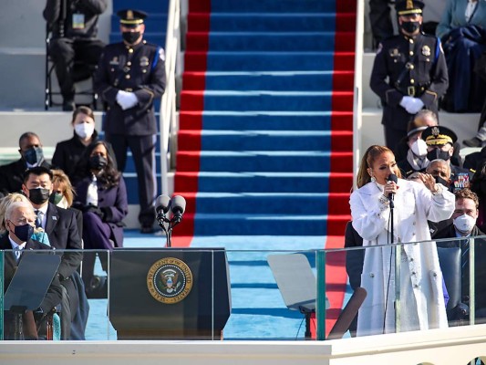 WASHINGTON, DC - JANUARY 20: Jennifer Lopez sings during the inauguration of U.S. President-elect Joe Biden on the West Front of the U.S. Capitol on January 20, 2021 in Washington, DC. During today's inauguration ceremony Joe Biden becomes the 46th president of the United States. Rob Carr/Getty Images/AFP== FOR NEWSPAPERS, INTERNET, TELCOS & TELEVISION USE ONLY == $!WASHINGTON, DC - JANUARY 20: Jennifer Lopez sings during the inauguration of U.S. President-elect Joe Biden on the West Front of the U.S. Capitol on January 20, 2021 in Washington, DC. During today's inauguration ceremony Joe Biden becomes the 46th president of the United States. Rob Carr/Getty Images/AFP== FOR NEWSPAPERS, INTERNET, TELCOS & TELEVISION USE ONLY ==