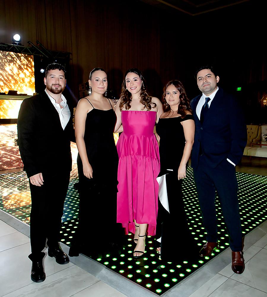 Carlos Castillo, Andrea y Daniela Sierra con Emery Godoy y Fernando Encina