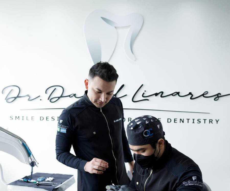 La clínica DR. DAVID LINARES cuenta con un staff de especialistas que te ayudarán a mejorar el aspecto de tu sonrisa y tu salud dental. Aquí te mostramos todas sus especialidades