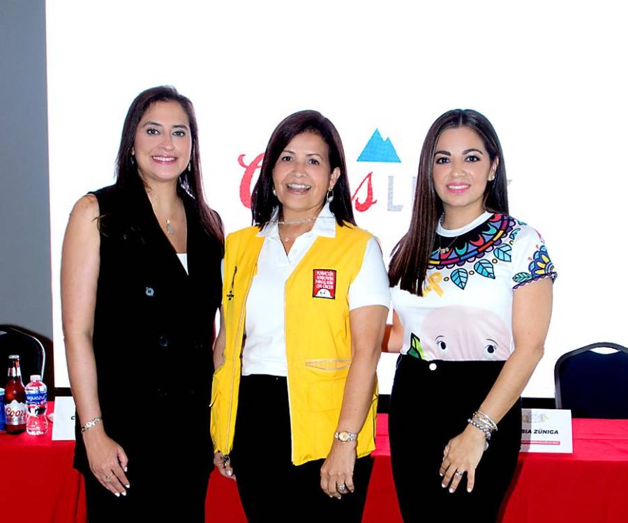 Valeria Ríos, de Bac Credomatic con Nubia Zúniga, presidenta de la Fundación Hondureña del Niño con Cáncer y Andrea Quintana, del capítulo de San Pedro Sula.