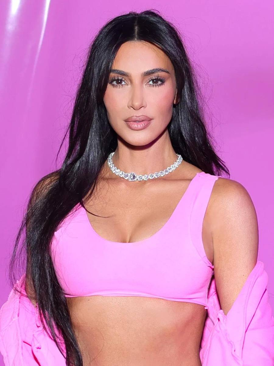 Kim Kardashian (@kimkardashian)Seguidores: 348 millones