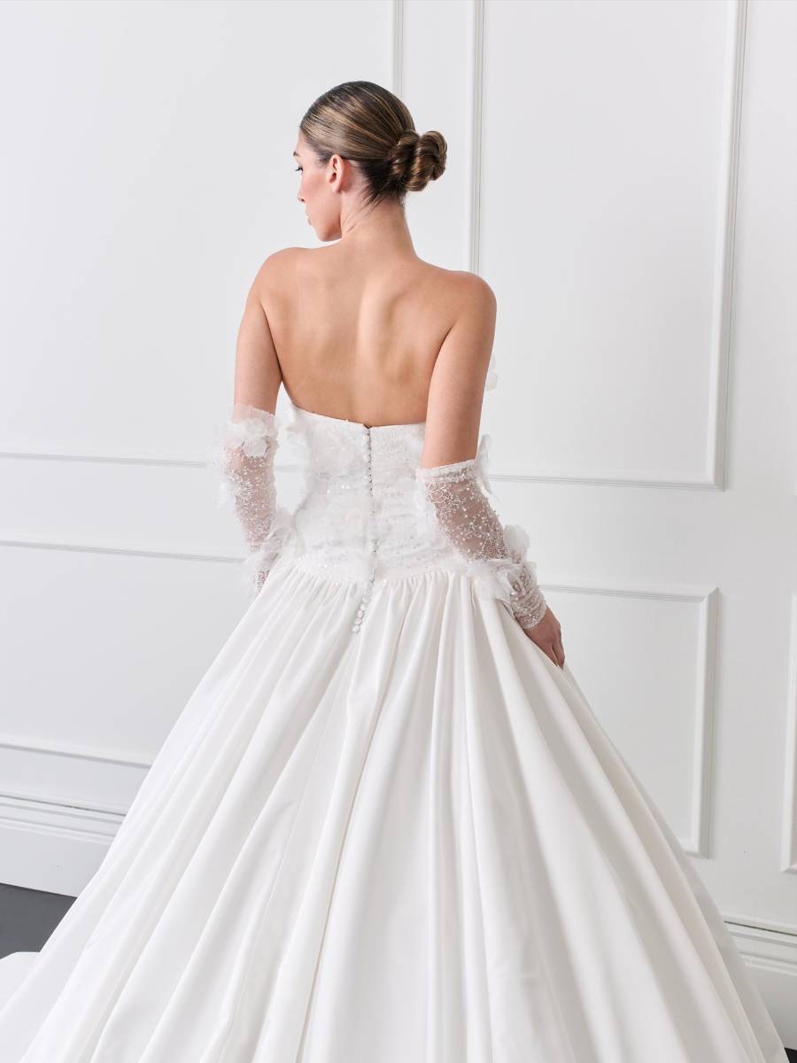 La colección nupcial Midnight Garden del Guillermo Pharis