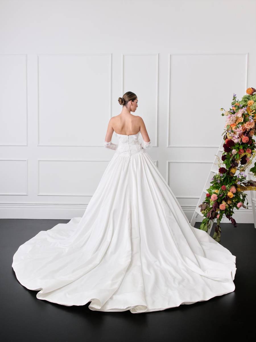 La colección nupcial Midnight Garden del Guillermo Pharis