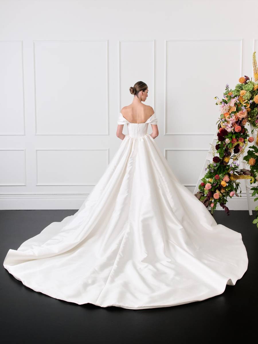 La colección nupcial Midnight Garden del Guillermo Pharis