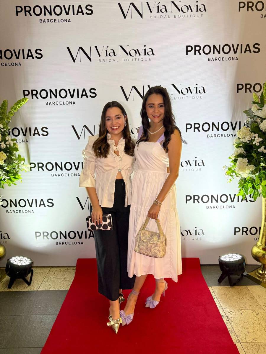 Marcela Fuentes y Abby Durón.