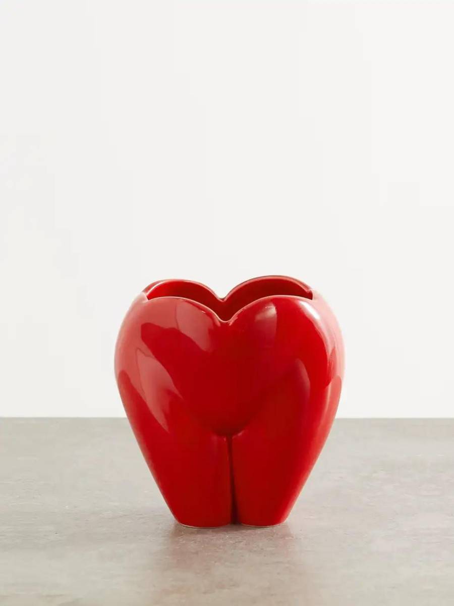 Lujoso y atractivo este pequeño florero de ceramica.