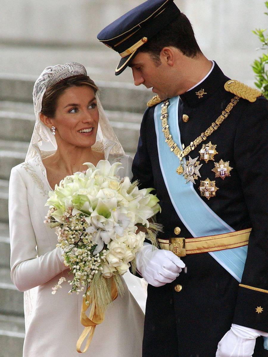 Finalmente el 22 de mayo de 2004, contrajeron matrimonio en la catedral de la Almudena, en Madrid, en una ceremonia que hizo historia como la primera boda de Estado en 50 años.