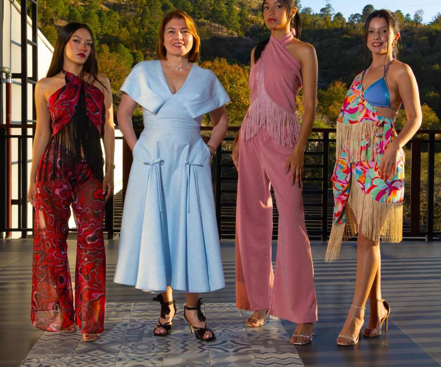Próspera y Distrito El Camino presentaron el evento “Distrito Runway”, una pasarela que reunió talento y creatividad en un mismo escenario. Los diseñadores Gladys González con su marca Glamo, Luis Flores con Arena Rosa y María José Amaya con MJ Amaya protagonizaron el Fashion Runway, elevando sus propuestas con las piezas de ecojoyería de Celina Brizuela, que aportaron un sello distintivo y un enfoque sostenible a cada look. Fotos: José Mario Castillo