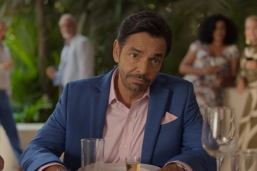 Apple Tv: Acapulco, tercera temporada - 1 de mayoEn 1984, Máximo Gallardo cumple su gran sueño cuando empieza a trabajar en Las Colinas, el mejor resort de Acapulco, pero pronto descubre que su anhelado trabajo será mucho más difícil de lo que pensaba. Versión doblada a español disponible.