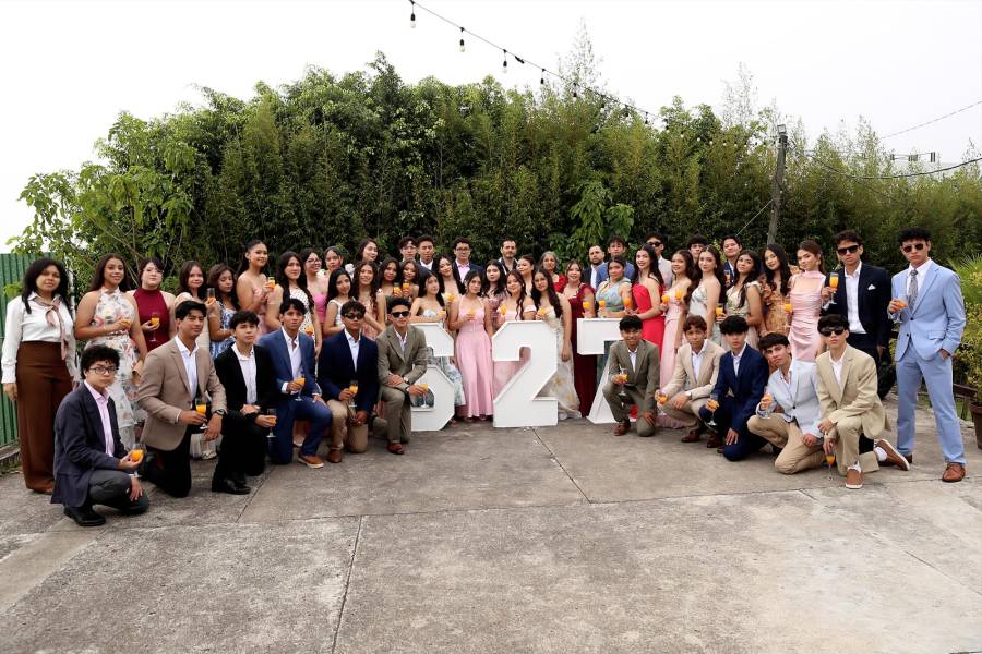 Los seniors de la Mayan School, promoción 2027, compartieron una alegre mañana durante un exclusivo breakfast en El Mirador de El Hatillo, donde la camaradería, las sonrisas y los buenos momentos marcaron el encuentro de esta generación que se prepara para vivir una de las etapas más especiales de su vida estudiantil.