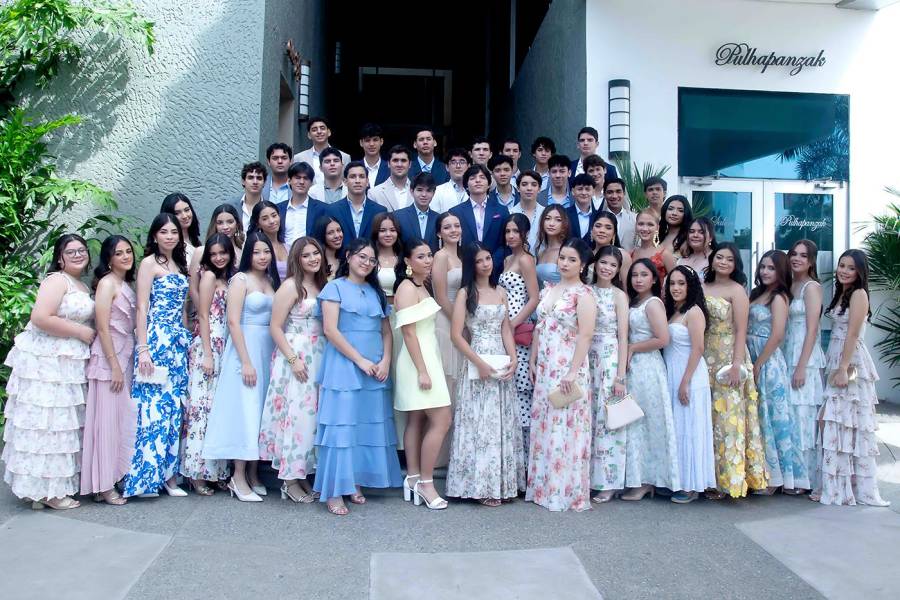 La generación 2026 de Serán School se reunió en el salón Encuentros del Hotel Copantl &amp; Convention Center para disfrutar de su primera actividad social del año escolar. El evento fue ofrecido por sus padres, quienes para la ocasión contrataron a la planner Marcela Cueva para desarrollar un diseño floral otoñal, que le dio un toque elegante a la estancia.