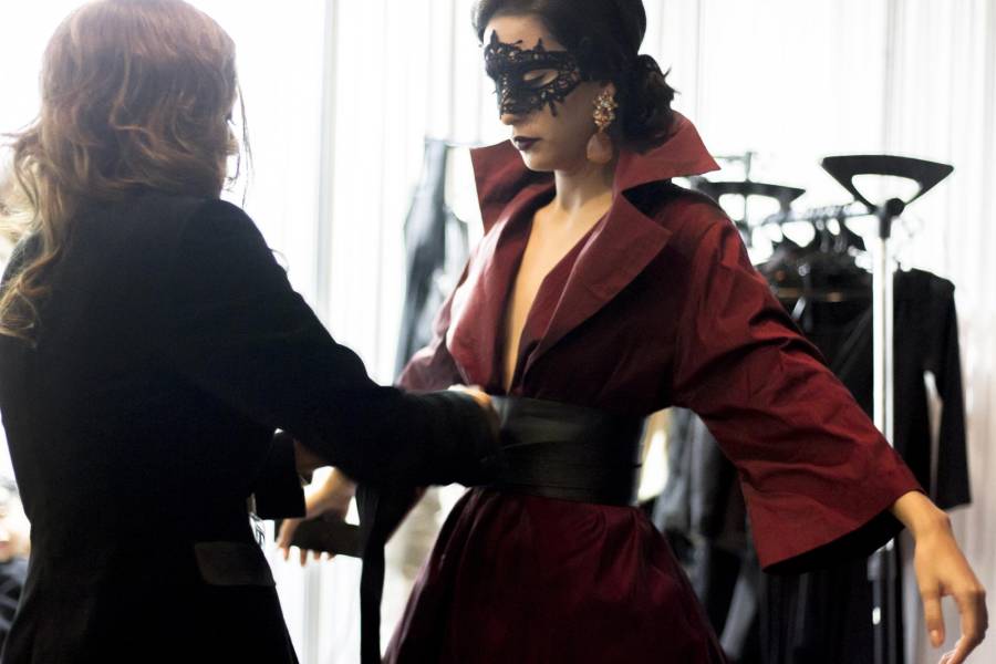 Una década de BAC Estilo Moda contada desde el backstage por José Vargas. Una mirada editorial a los momentos que definen el verdadero espíritu de la moda.