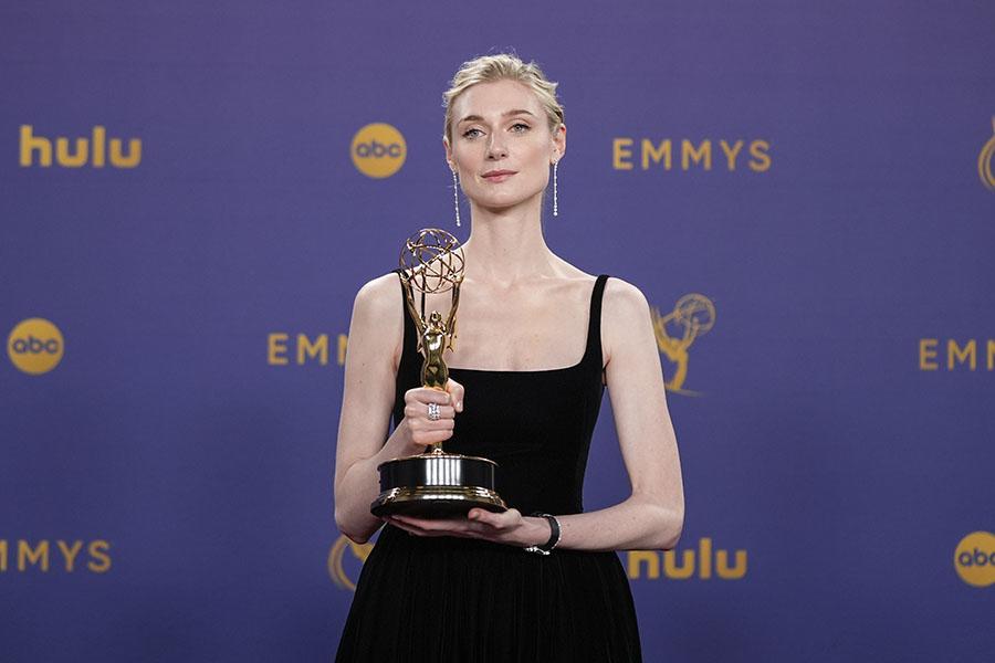 <b>Mejor actriz de reparto en una serie de drama -</b> Elizabeth Debicki (The Crown).