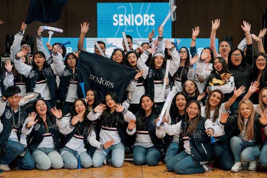Los 32 seniors del Instituto Salesiano María Auxiliadora se reunieron esa mañana en un punto de Tegucigalpa, desde donde partieron en caravana rumbo a su escuela, donde vivieron una memorable entrance, que incluyó bailes al ritmo de Dj Frank Caba y un alegre carnaval, preludio de su último año de secundaria.