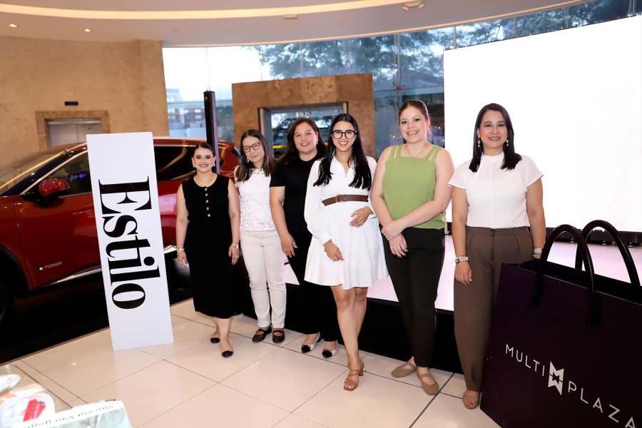 Revista Estilo y Multiplaza presentaron The Mom Break, un evento donde las invitadas disfrutaron de un taller de arcilla que les permitió moldear, explorar y crear piezas únicas a su gusto. La jornada contó con el respaldo de Nissan, que exhibió la nueva Nissan X-Trail e-POWER, protagonista de la experiencia, además de la participación de Perfumerías Magie y Estée Lauder, aportando un toque de belleza y lifestyle a este evento.
