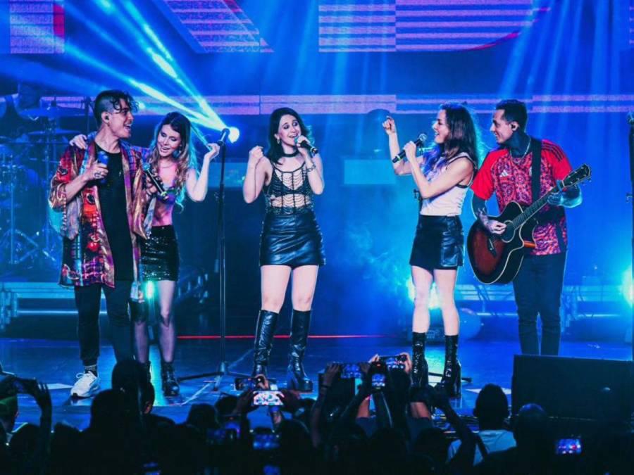 En 2024, la banda anunció su regreso con el “Revive Tour”, una gira que no solo celebra sus clásicos, sino que también presenta un sonido más maduro y renovado, fusionando su esencia con nuevas tendencias musicales.
