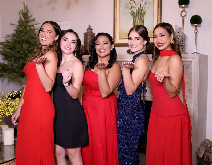 En una noche fresca y rodeada de pinos en El Hatillo, la generación 2026 de la Academia Los Pinares celebró su esperado Senior Dinner. Con el espíritu del Día de Acción de Gracias como telón de fondo, los futuros graduados se reunieron para compartir recuerdos, agradecer por los años vividos en la escuela y brindar por los caminos que pronto comenzarán a recorrer.