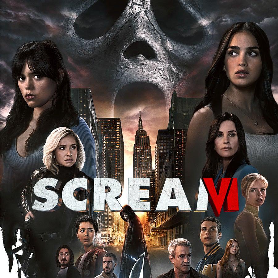 <b>Scream 6 - Fecha de estreno: 10 de marzo </b>Ghostface volverá con una sexta película con tan solo un año de estreno de su quinta película en este 2022. ¡También veremos a Jenna Ortega en el reparto y nos emociona mucho!