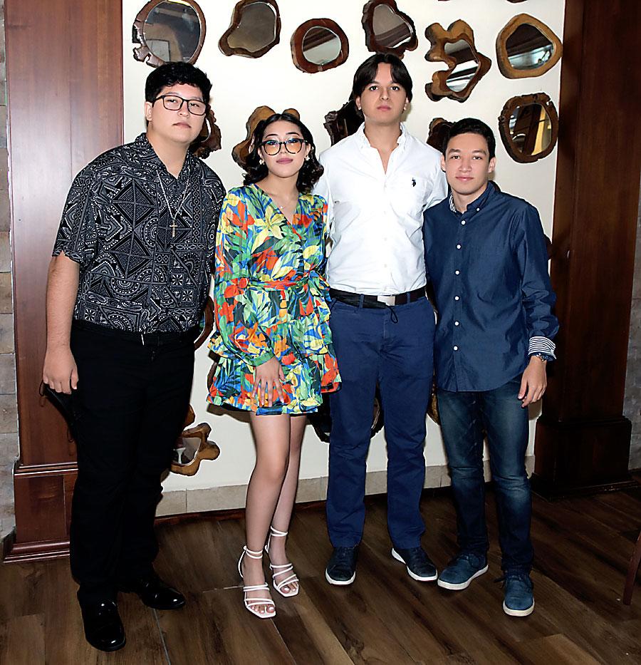Miguel Chahin, Génesis Arana, Andrés Fajardo y Joel Franco.