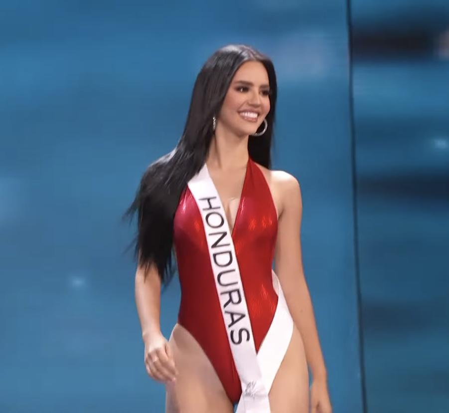 Zu Clemente deslumbra en competencia de traje de baño en Miss Universo 2023