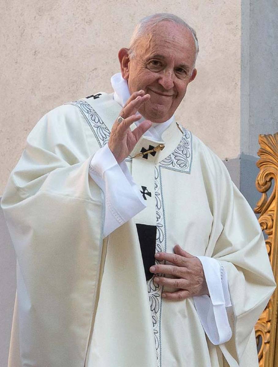 “La ternura no es debilidad. Es fortaleza”. Francisco cambió la narrativa del poder. Nos recordó que no hay nada más valiente que amar con ternura, especialmente en un mundo que insiste en endurecernos.