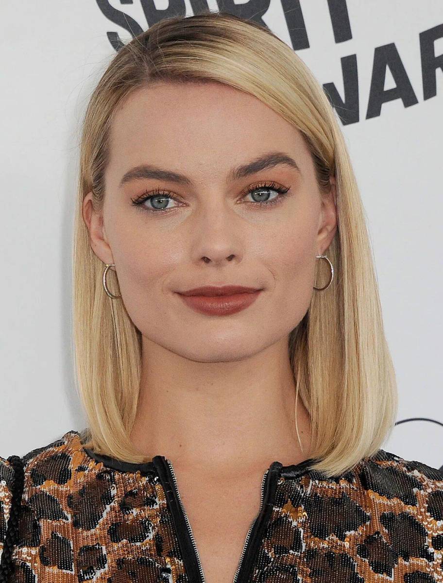 Margot Robbie, nuestra Barbie Liveaction, antes de dedicarse a la actuación trabajó como limpiadora de casas, dependienta en una tienda de surf y preparaba bocadillos en un restaurante de comida rápida.