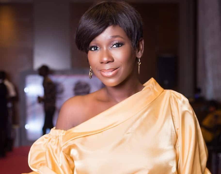 Ama K. Abebrese, actriz y presentadora de televisión, Ghana.