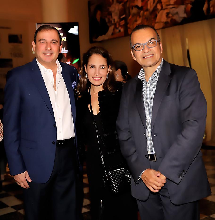 Juan Carlos Sikaffy, Alexandra Alfaro y José Quan