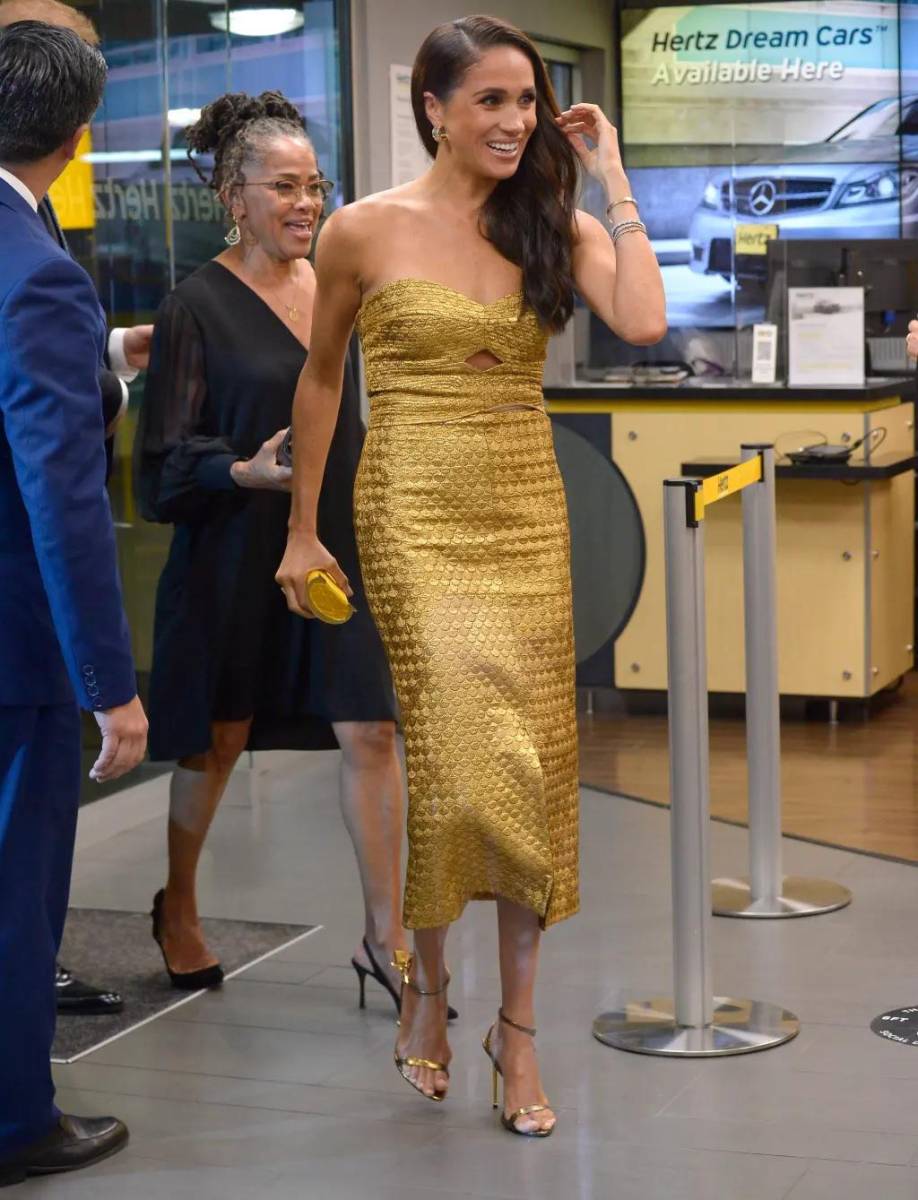 La duquesa de Sussex llegó a la gala acompañada de su esposo Harry y de su madre Doria Ragland