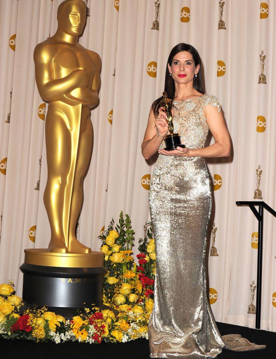 Sandra Bullock en Marchesa, 2010. 