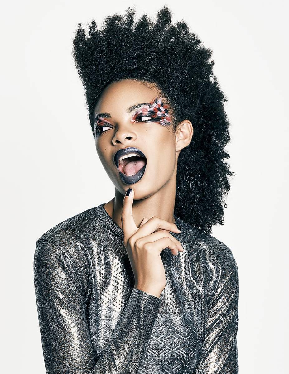 Kesnie Raymond, originaria de Roatán, tenía 16 años cuando su sonrisa y espectacular belleza captaron el interés de Astrid Pinel de Fierce Management, mientras hacía scouting virtual. De inmediato la isleña de 1.76 de altura se sumó al portafolio de la agencia de modelos.