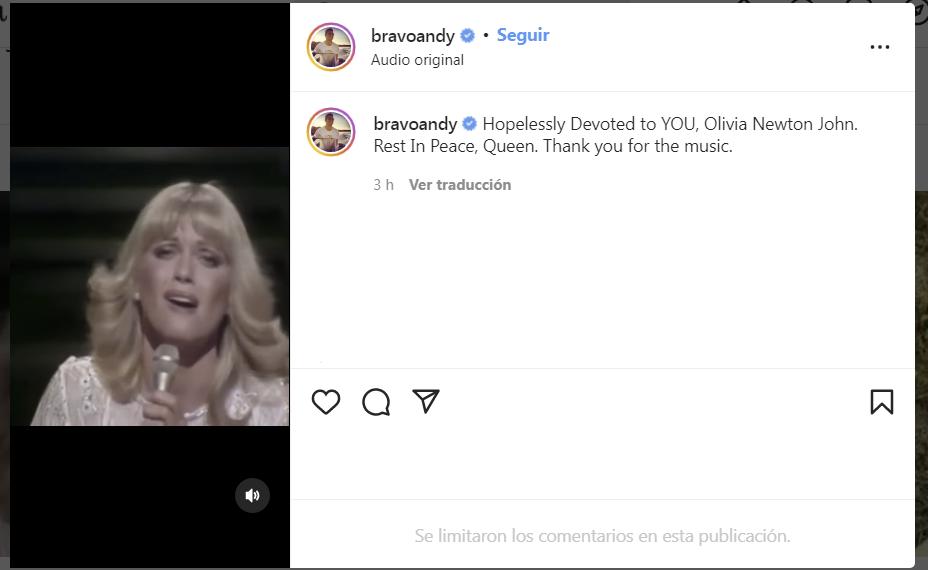 Andy Cohen: “Desesperadamente dedicado a TI, Olivia Newton John. Descansa en paz, reina. Gracias por la música”.