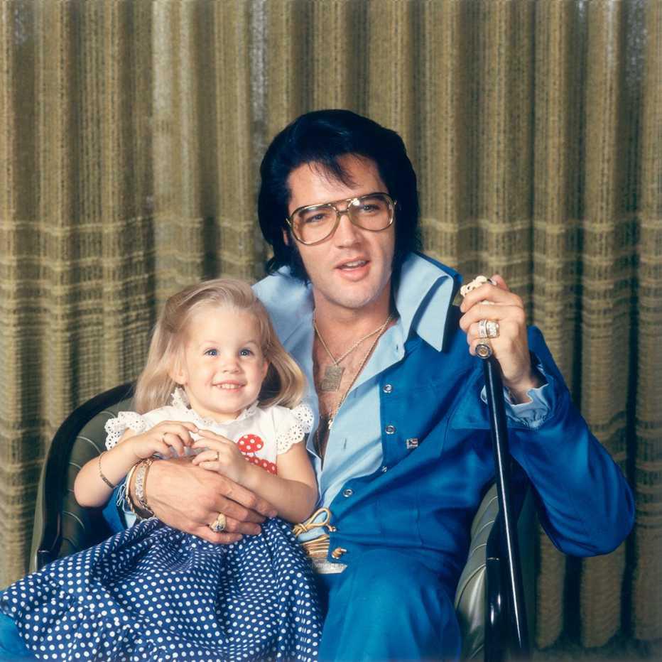 El primero de febrero de 1968, exactamente nueve meses después de su boda, los Presley le dieron la bienvenida a su única hija, Lisa Marie.