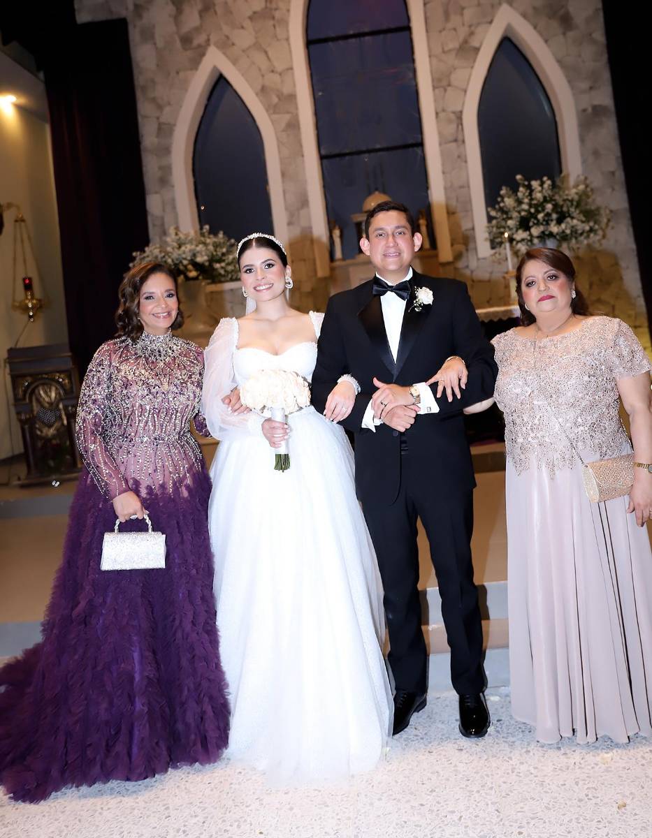 La boda de Helen Zamora y Alex Cosenza