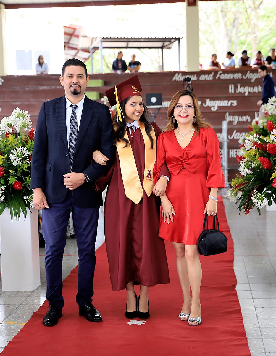 Graduación de los seniors 2025 de Mayan School