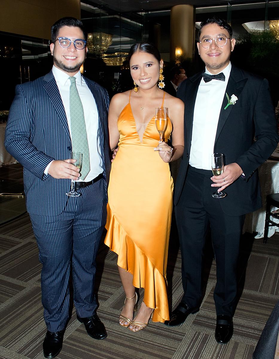 Roberto Mena, Valerie Fajardo y Carlos Rivera.