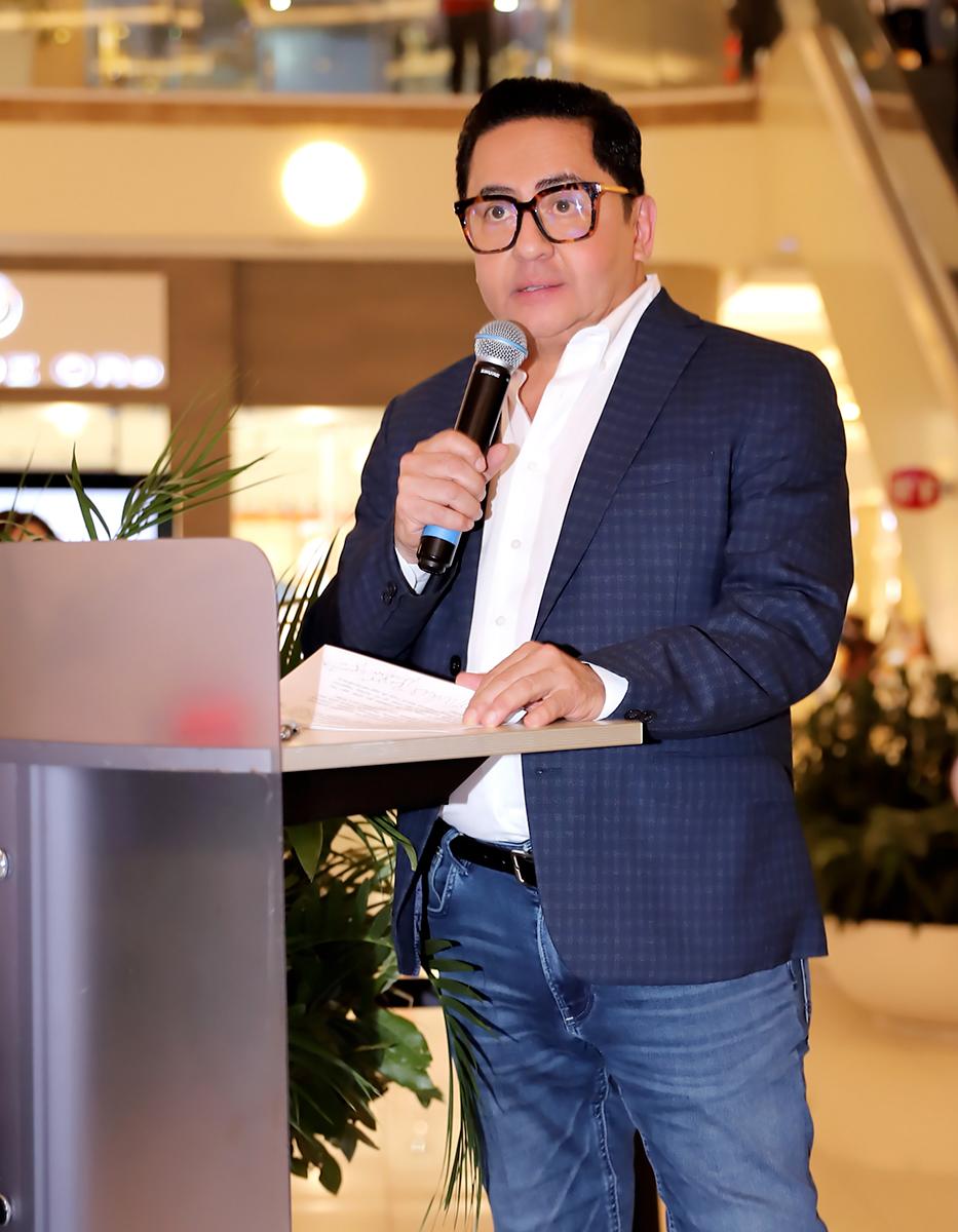 Miguel Chong.