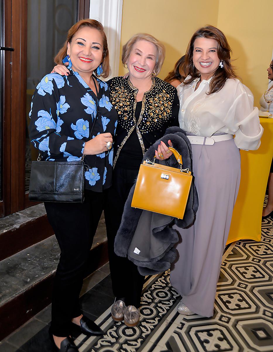 Karla Espinal, Sonia Fiallos y Carla Flores Gómez 