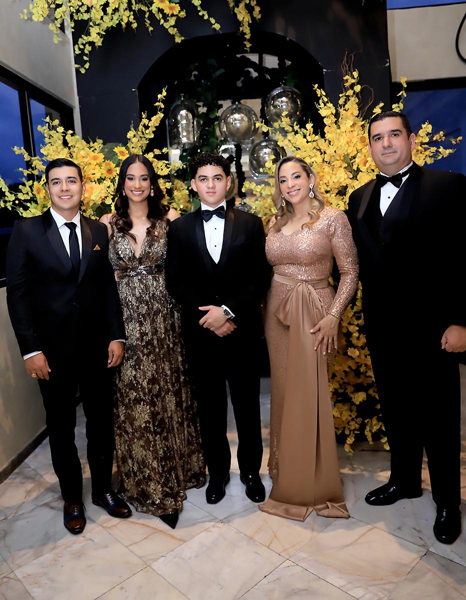 Invitados a la Prom 2025 de Elvel School