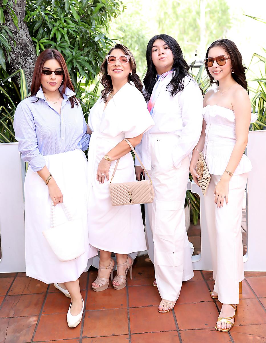 Marcela Pradal, Sandra Noguera, Daniela Ríos y Dariela Fernández.