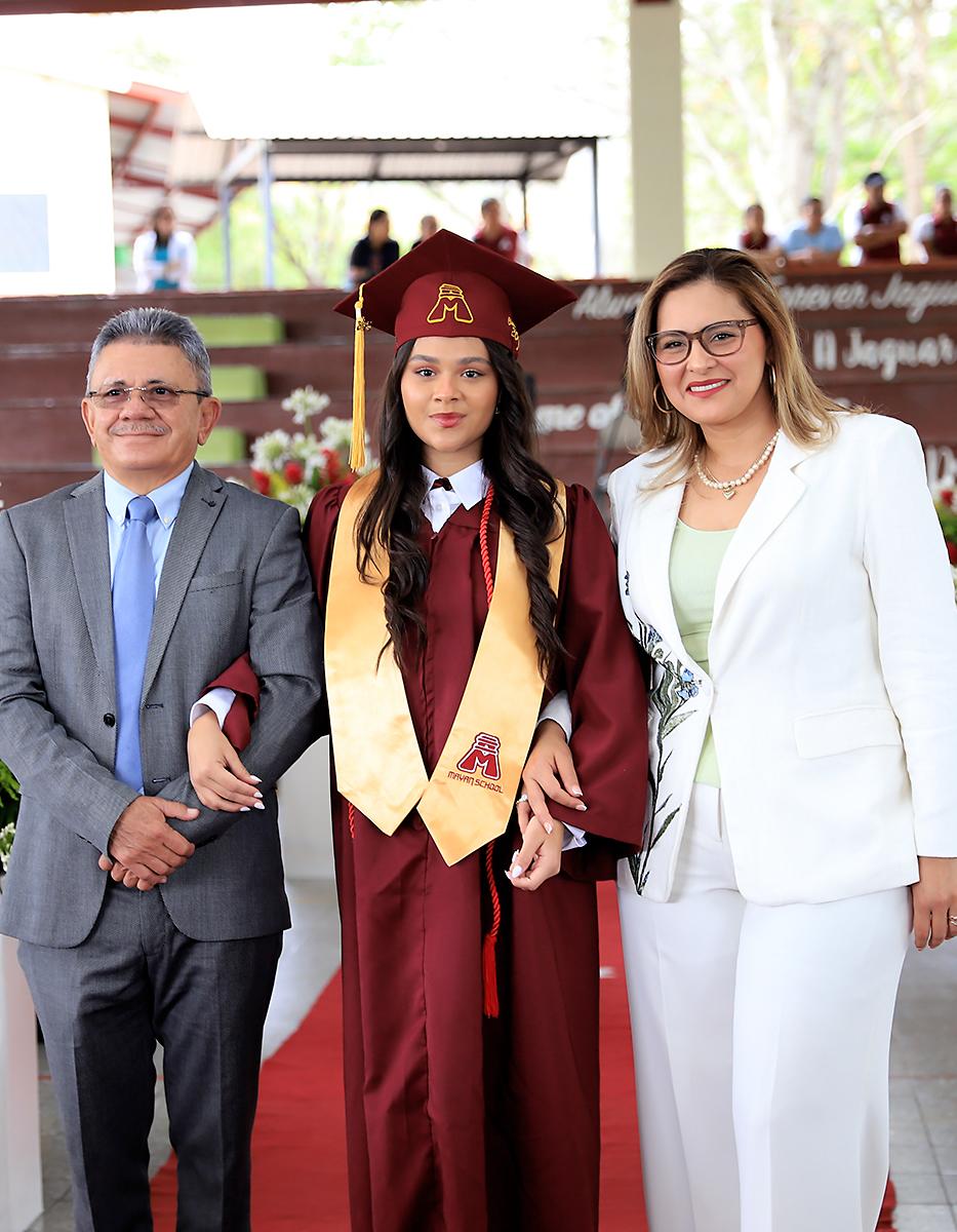 Graduación de los seniors 2025 de Mayan School